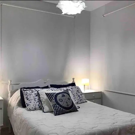 Cozy Holiday Beach House Дом отдыха *