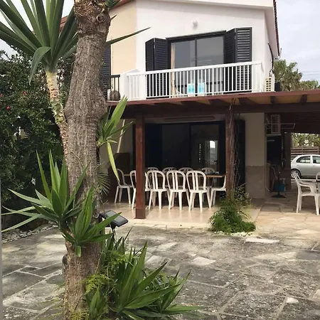 Cozy Holiday Beach House * Λάρνακα